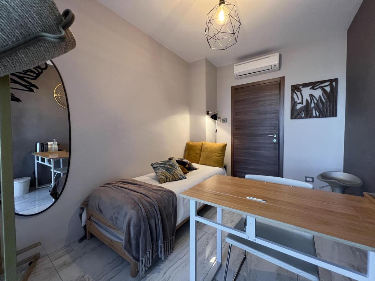Holy-Day Rooms Milano Екстер'єр фото
