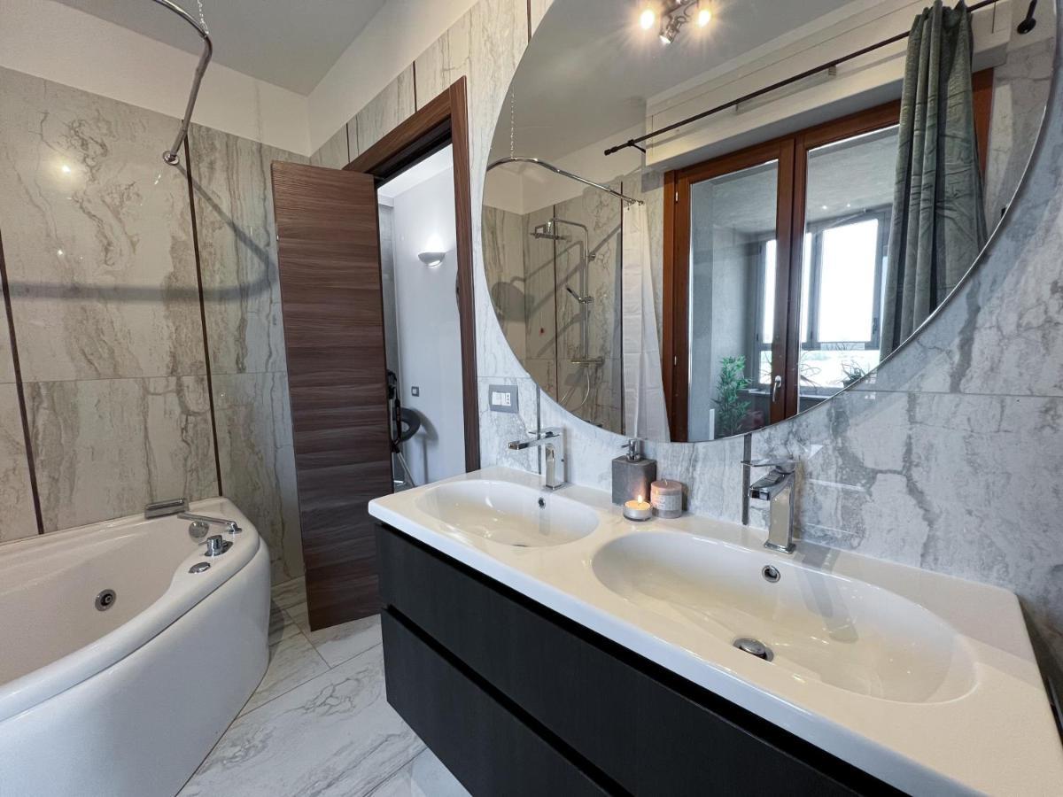 Holy-Day Rooms Milano Екстер'єр фото